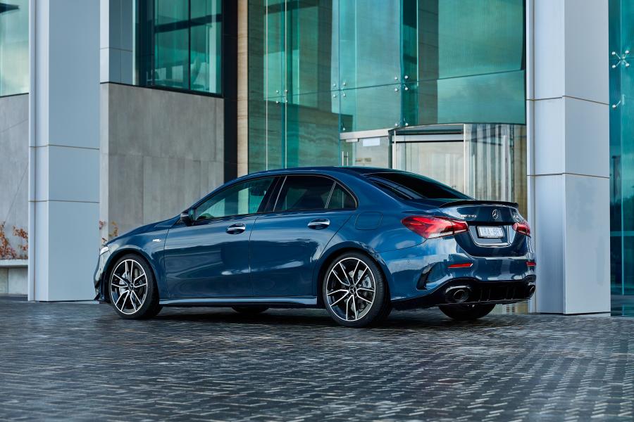  Mercedes-AMG A35 4Matic Sedan (V177) 2020 года  (AU) (фото 10 из 41)